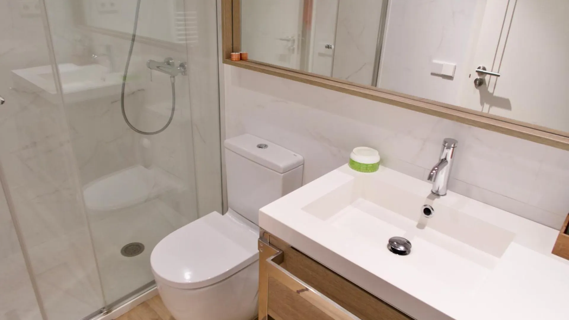 Sweet Apartment Sant Joan Despí 0*,  Spagna