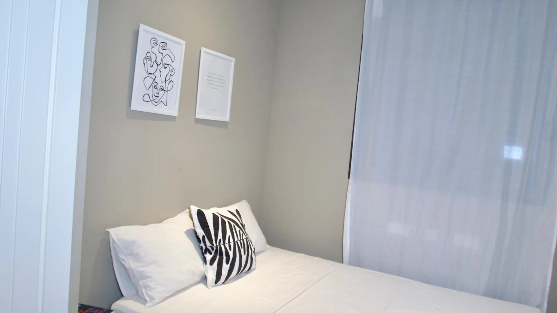 Sweet Apartment Sant Joan Despí 0*,  Spanien